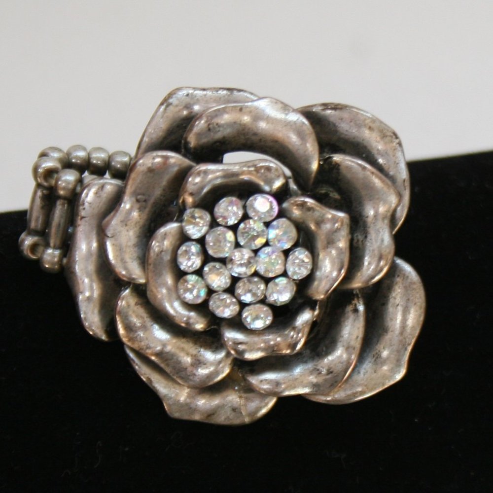 Silver Rose Design  Expandable Band Ring Size 8.5